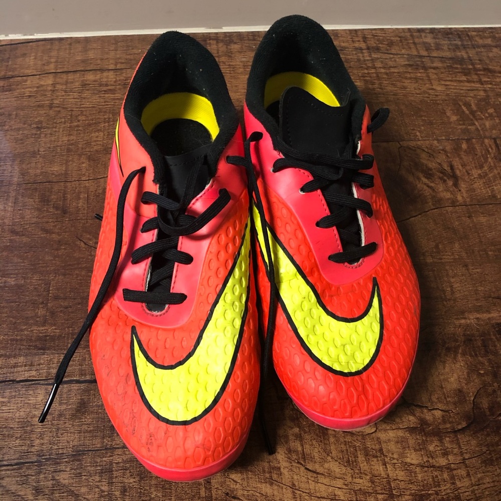 🌸 5 for $50 - Nike Cleats